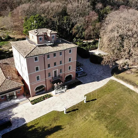 Lattanzi 5* Marina Palmense