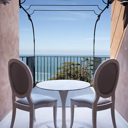 Lattanzi Hotell Marina Palmense