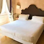 拉坦兹别墅酒店 5* 玛丽娜法尔梦思