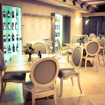 Lattanzi 5* Marina Palmense