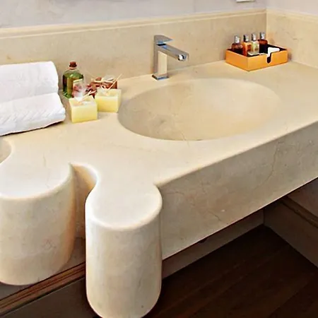 Lattanzi 5* Marina Palmense