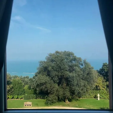 Szálloda Lattanzi Marina Palmense